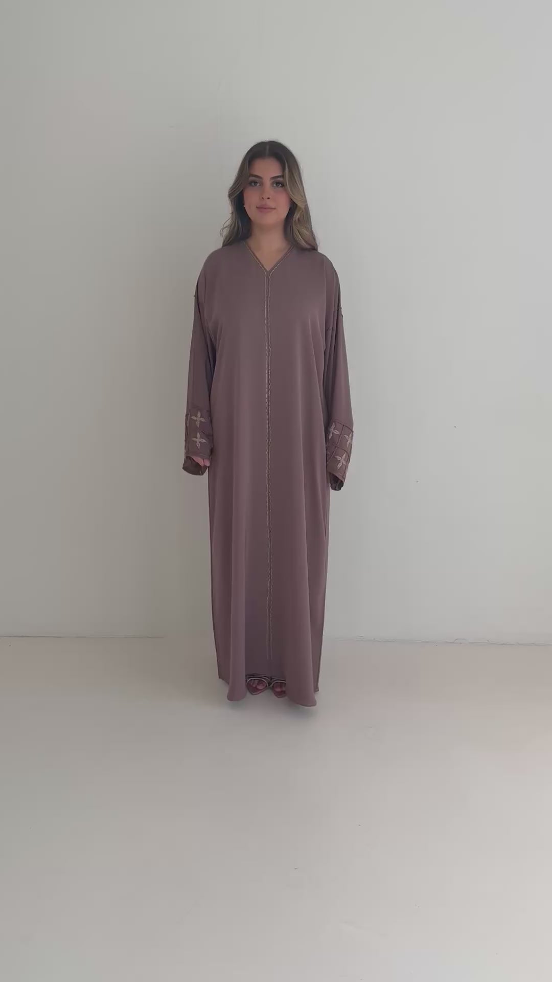 ABAYA KAHILA